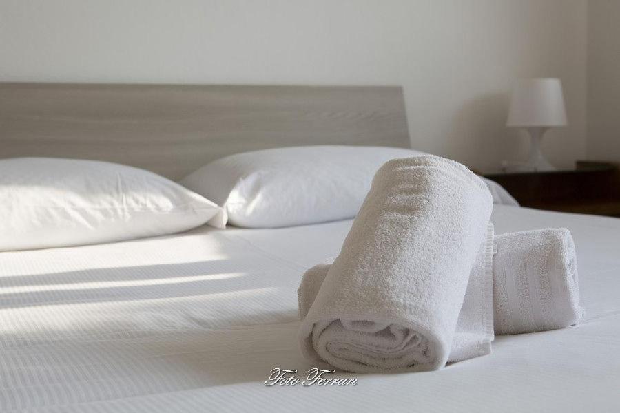 Casa Vacanze Gli Ulivi Del Lago Villa Sale Marasino Ngoại thất bức ảnh